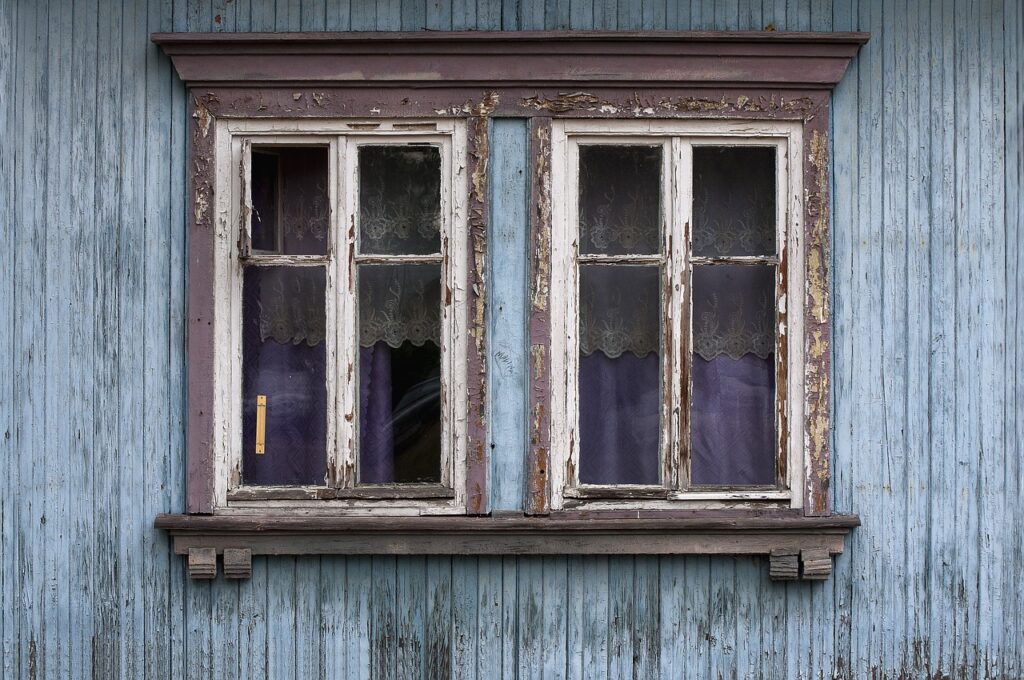 Kiepski stan okien w mieszkaniach komunalnych